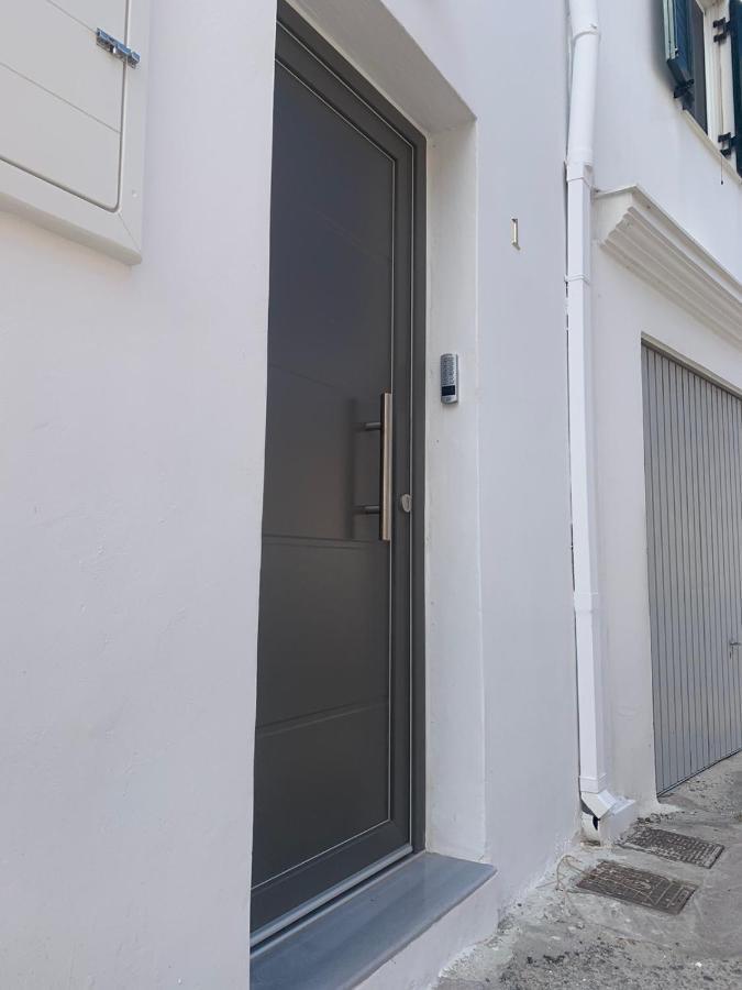 Smyrnis Apartments Ermupoli Zewnętrze zdjęcie